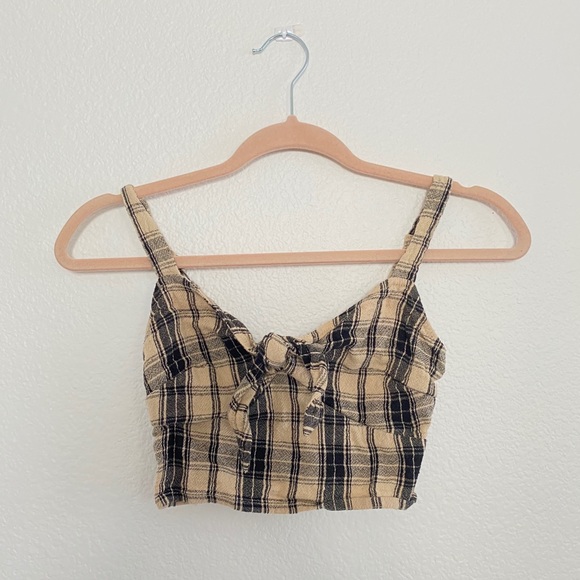 Hollister Tops - Hollister Crop Top
